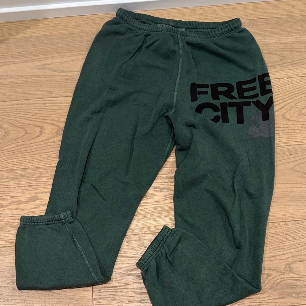 Freecity Dark Green Pants